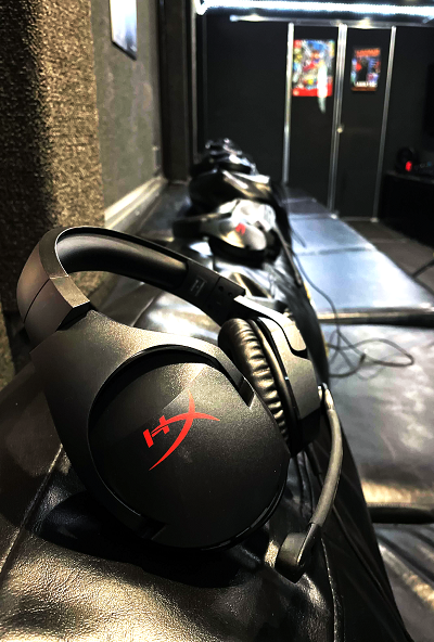 This image has an empty alt attribute; its file name is Hyperx1-headset.png