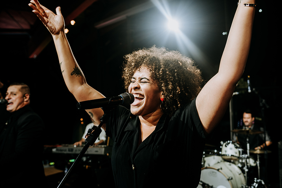 Djs Wedding Bands String Quartets More A List Of The Best In Arkansas Wedding Music Arkansas Bride