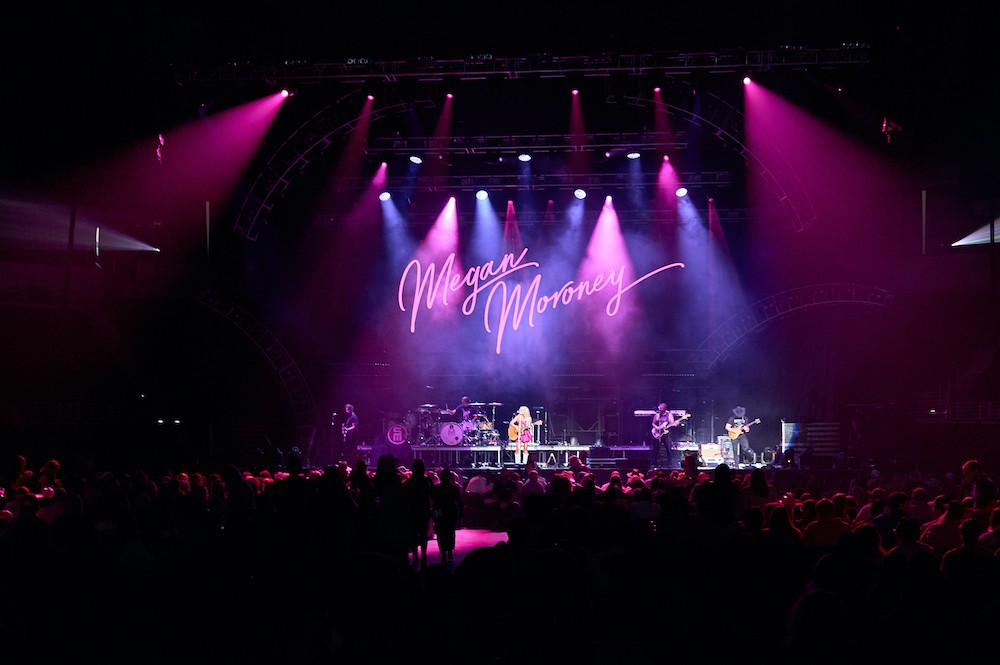 Photos Brooks & Dunn at Simmons Bank Arena Little Rock Soiree Magazine