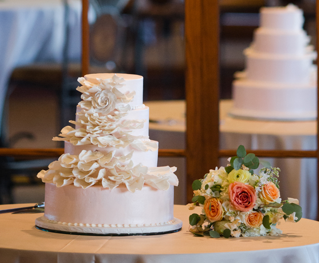 21 Great Bride & Groom's Cakes from the Past Season Arkansas Bride