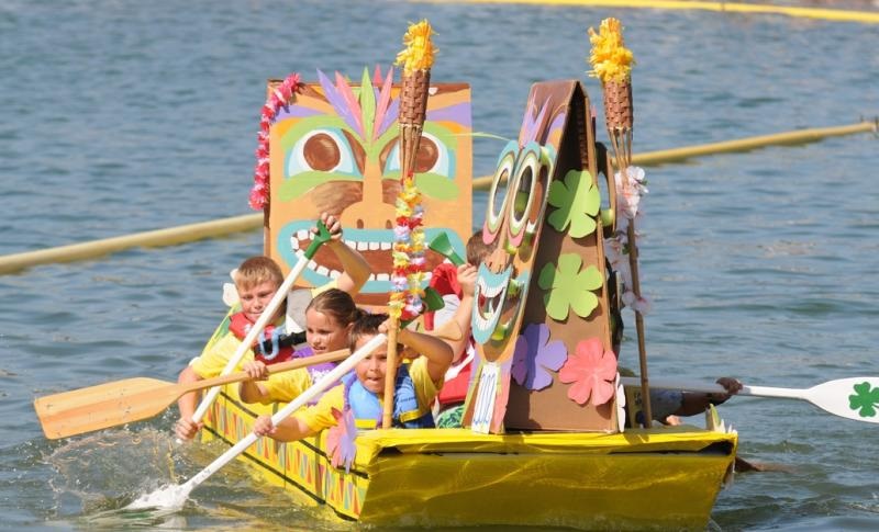 3 Arkansas Festivals This Weekend: Grapes, Peaches and Cardboard Boats