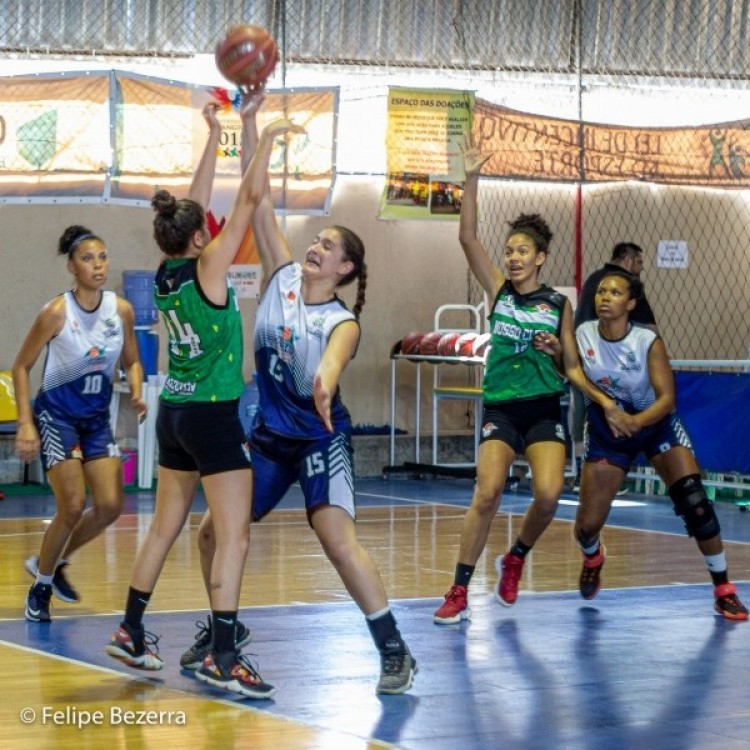 .:: adc_bradesco_garante_o_titulo_invicto_do_brasileiro_interclubes_sub_21_feminino_68053.jpg ::.
