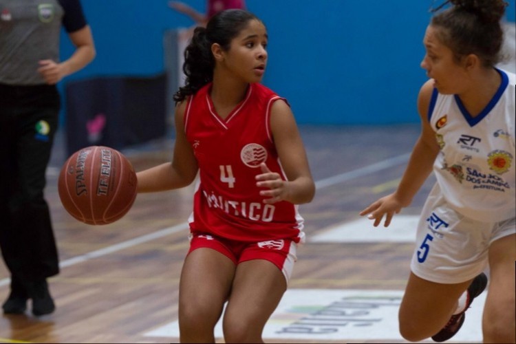 .:: aos_11_anos_micaela_duarte_joga_no_sub_16_e_vai_reforcar_o_bradescoosasco_68371.jpg ::.