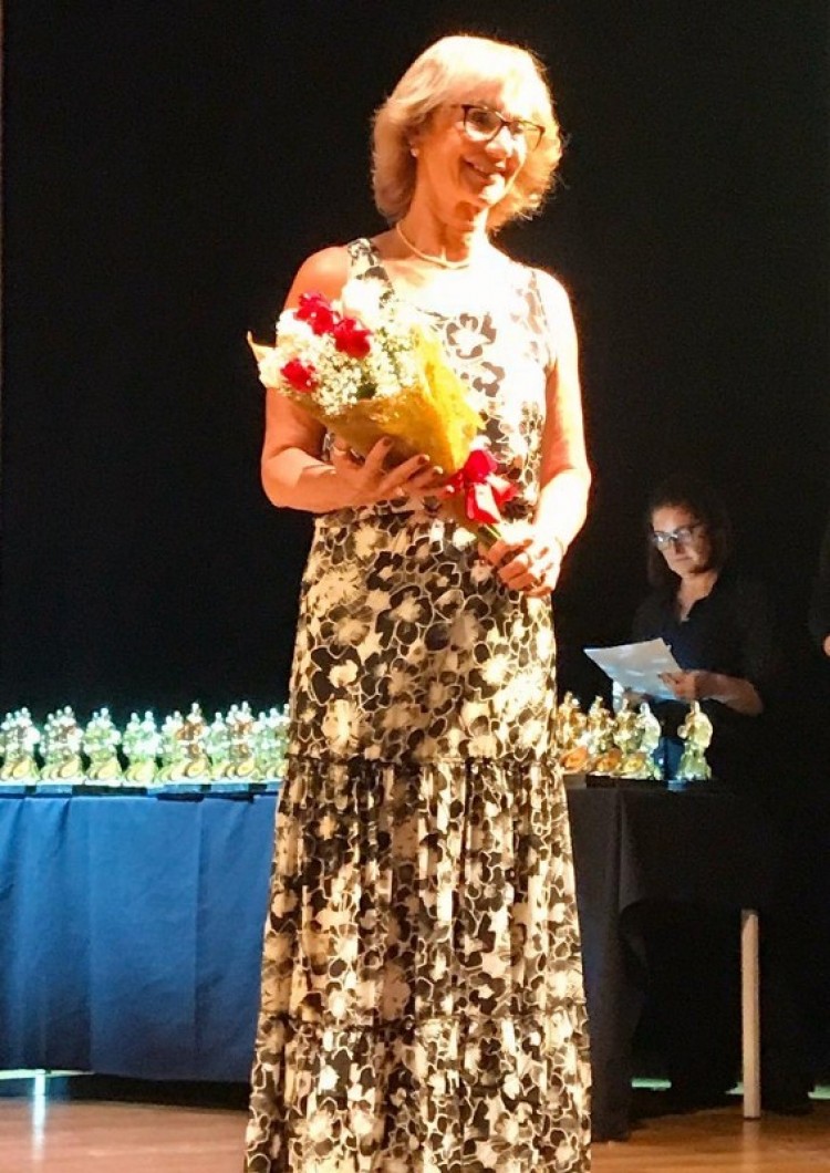 .:: arilza_coraca_se_emociona_em_receber_o_trofeu_lais_elena_como_a_melhor_tecnico_do_sub_14_em_2018_68261.jpg ::.