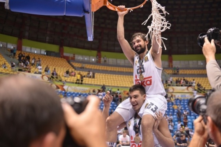 .:: contos_recolhidos_do_basquetebol_12real_madrid_e_campeao_mundial_mais_uma_vez_setembro_2015_70510.jpg ::.