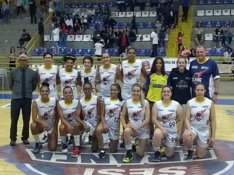 .:: dirigentes_do_basquete_feminino_de_franca_visitam_a_lbf_68351.jpg ::.