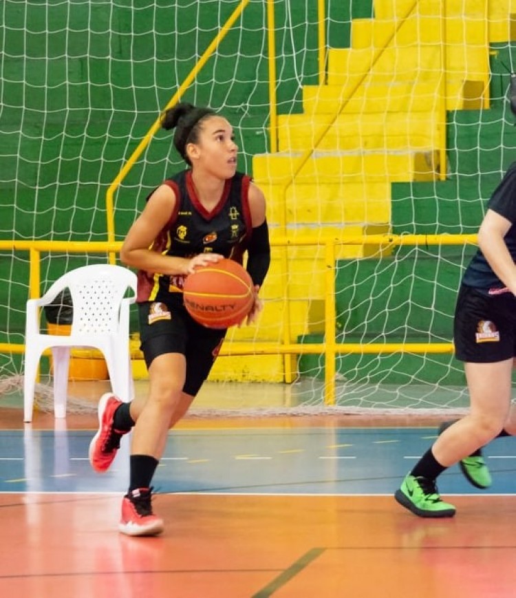 .:: duda_a_menina_do_rio_vai_reforcar_a_equipe_do_indians_tupa_70102.jpg ::.