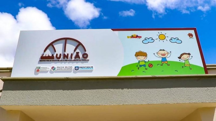 .:: fcb_trimania_inaugura_centro_de_convivencia_da_vila_uniao_neste_sabado_68098.jpg ::.