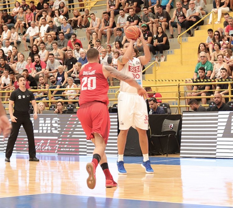 .:: franca_perde_para_o_paulistano_e_a_invencibilidade_do_nbb_68380.jpg ::.