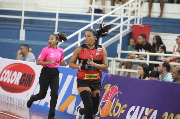 .:: ituano_basquete_em_noticias_a_rubro_negra_que_ganhou_uma_segunda_mae_no_basquete_70269.jpg ::.