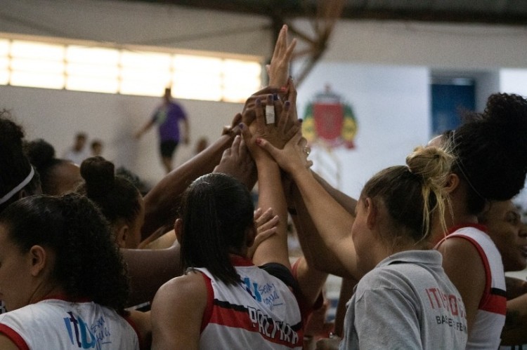.:: ituano_basquete_vence_e_garante_classificacao_para_a_final_do_paulista_68689.jpg ::.