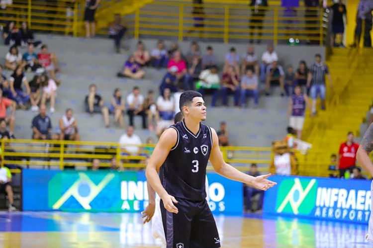 .:: lances_livres_de_franca_x_botafogo_pelo_nbb_68600.jpg ::.