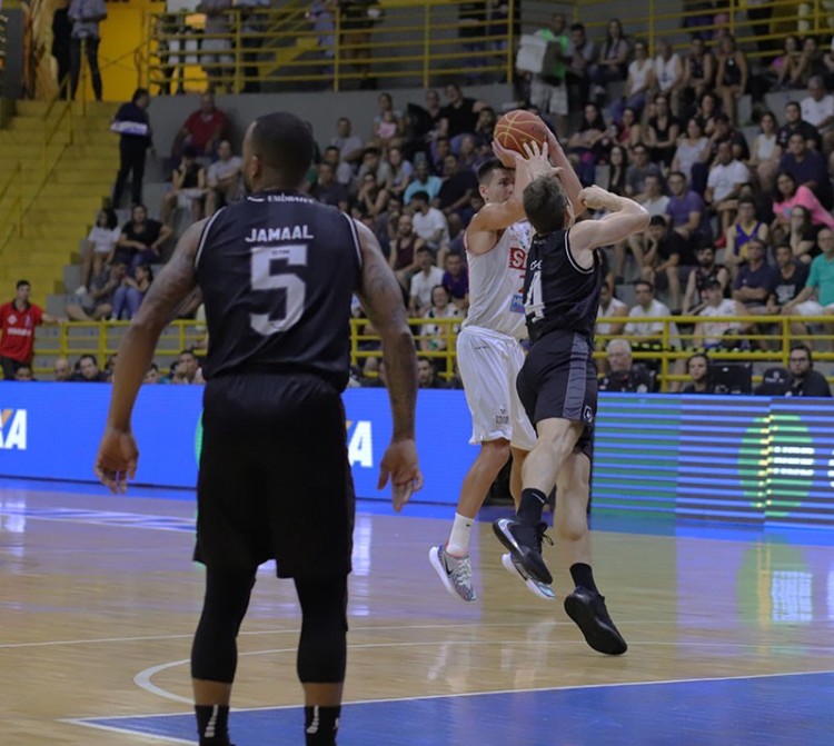 .:: lances_livres_de_franca_x_botafogo_pelo_nbb_68606.jpg ::.