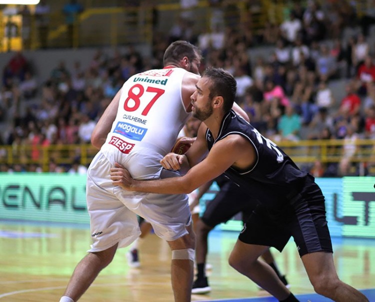 .:: lances_livres_de_franca_x_botafogo_pelo_nbb_68607.jpg ::.