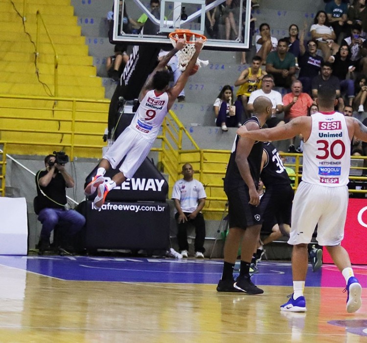 .:: lances_livres_de_franca_x_botafogo_pelo_nbb_68611.jpg ::.