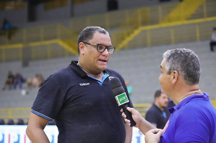 .:: lances_livres_de_franca_x_botafogo_pelo_nbb_68614.jpg ::.