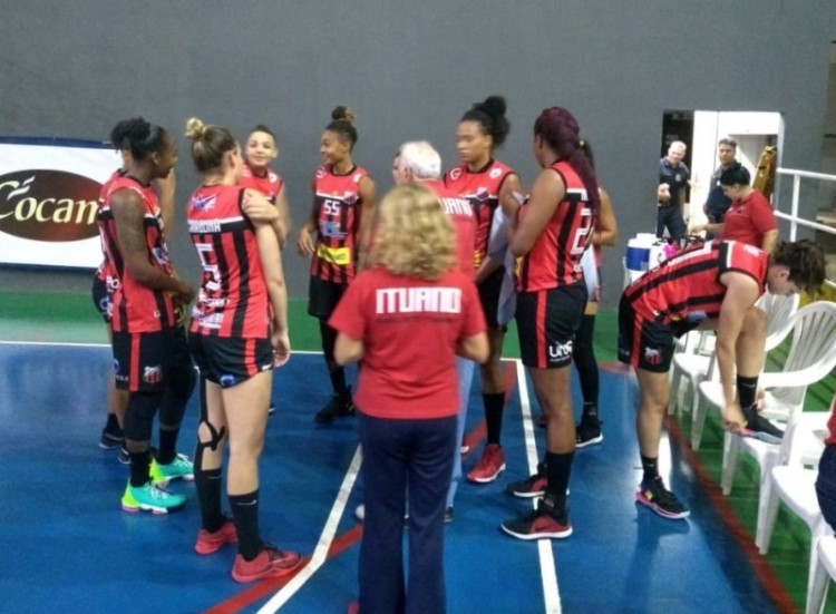 .:: lider_invicto_ituano_basquete_vence_o_catanduva_no_campeonato_paulista_68275.jpg ::.