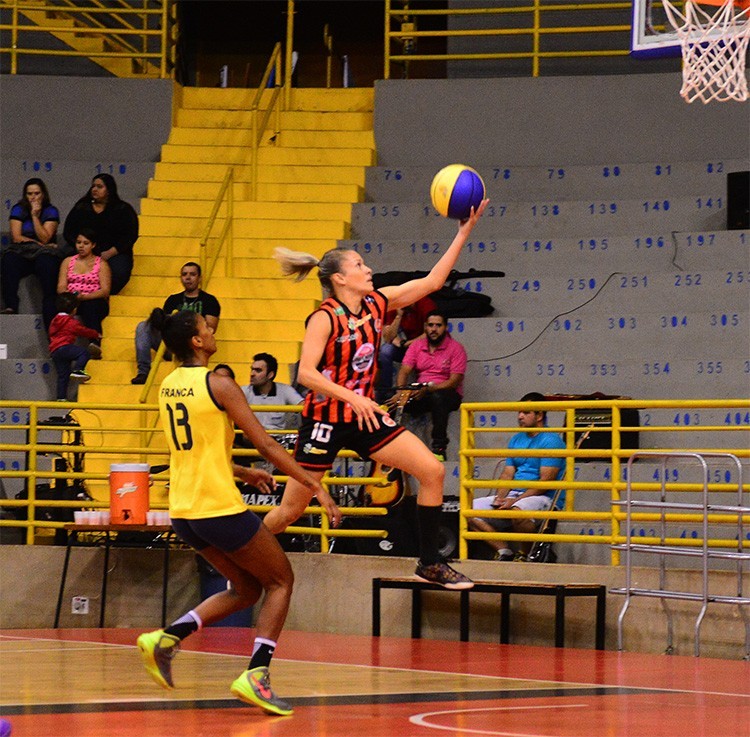 .:: presidente_venceslau_vence_franca_na_abertura_do_paulista_feminino_em_452016_contos_recolhidos_do_ba_70492.jpg ::.