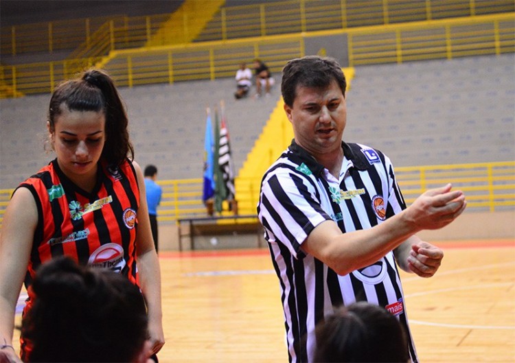 .:: presidente_venceslau_vence_franca_na_abertura_do_paulista_feminino_em_452016_contos_recolhidos_do_ba_70495.jpg ::.