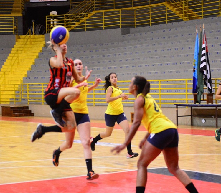 .:: presidente_venceslau_vence_franca_na_abertura_do_paulista_feminino_em_452016_contos_recolhidos_do_ba_70496.jpg ::.