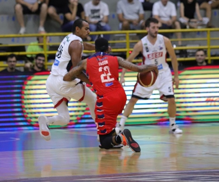 .:: quimsa_argentina_vence_em_franca_pela_champions_league_americas_68472.jpg ::.