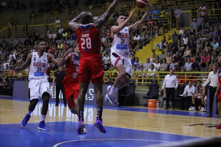 .:: quimsa_argentina_vence_em_franca_pela_champions_league_americas_68476.jpg ::.