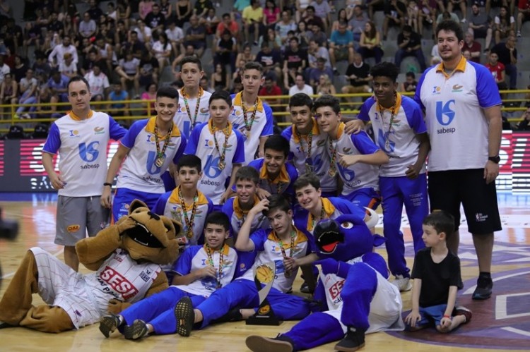 .:: quimsa_argentina_vence_em_franca_pela_champions_league_americas_68478.jpg ::.