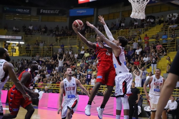 .:: quimsa_argentina_vence_em_franca_pela_champions_league_americas_68483.jpg ::.