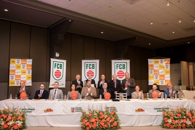 .:: reverencia_a_historia_marca_os_benemeritos_e_melhores_do_ano_2019_da_fcb_68688.jpg ::.