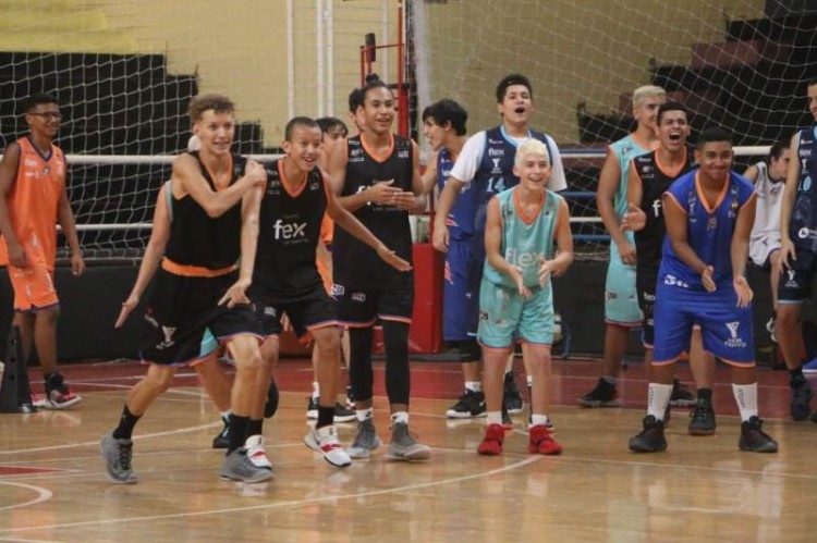 .:: rinaldo_comemora_sucesso_do_torneio_de_habilidades_e_dos_arremessos_de_tres_pontos_da_lsbflexpms_68774.jpg ::.