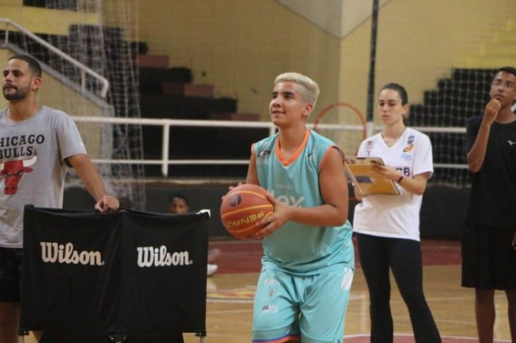 .:: rinaldo_comemora_sucesso_do_torneio_de_habilidades_e_dos_arremessos_de_tres_pontos_da_lsbflexpms_68776.jpg ::.