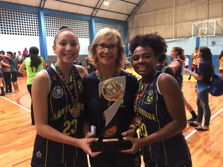 .:: santo_andre_e_campeao_paulista_sub_15_feminino_68375.jpg ::.