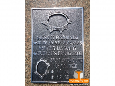 Placa Modelo Bigode em Aluminio para Foto Casal Lisa e Lisa Individual