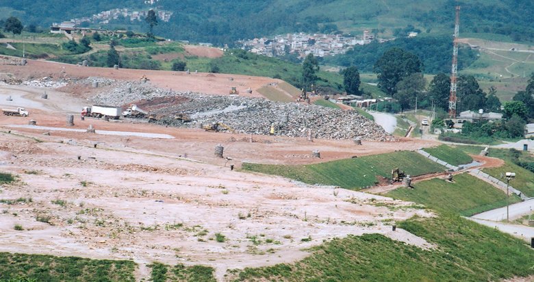 CETESB orienta sobre redução de impactos ambientais em aterros