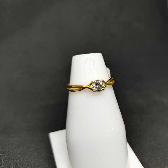 916 Ladies Single Stone Ring