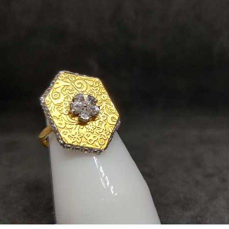 18K Ladies Italian Gold Ring