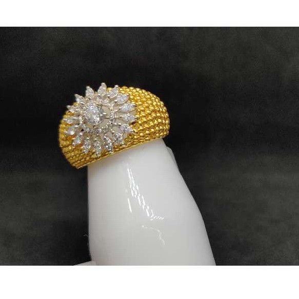 18K Ladies Italian Gold Ring