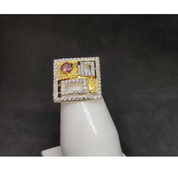 916 Ladies Fancy Gold Ring