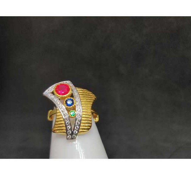 916 Ladies Fancy Gold Ring