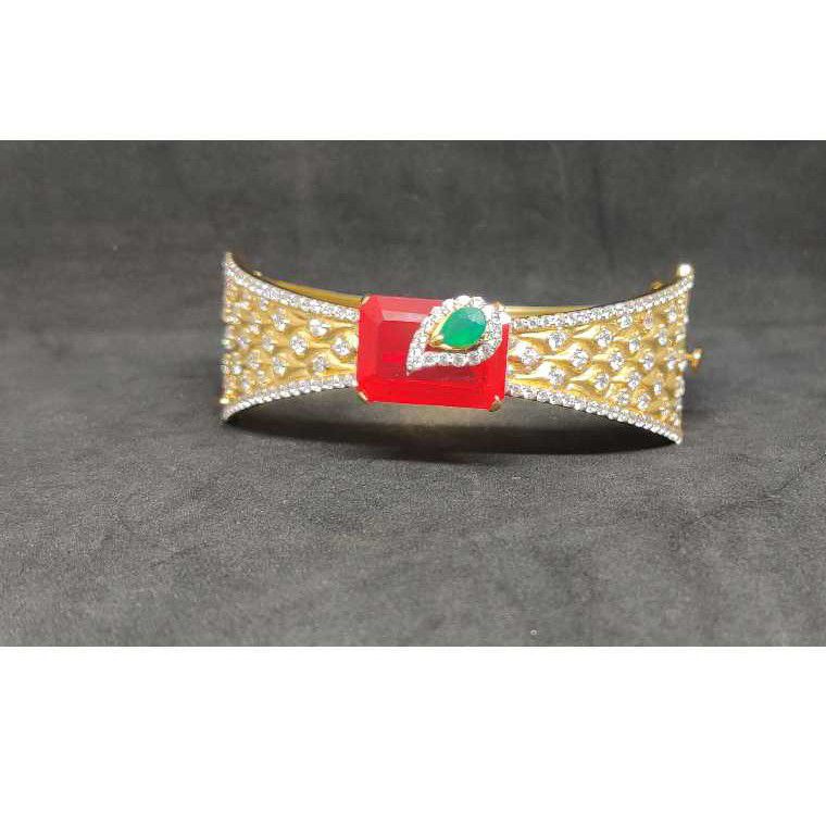 18K Exclusive Ladies Italian Kada