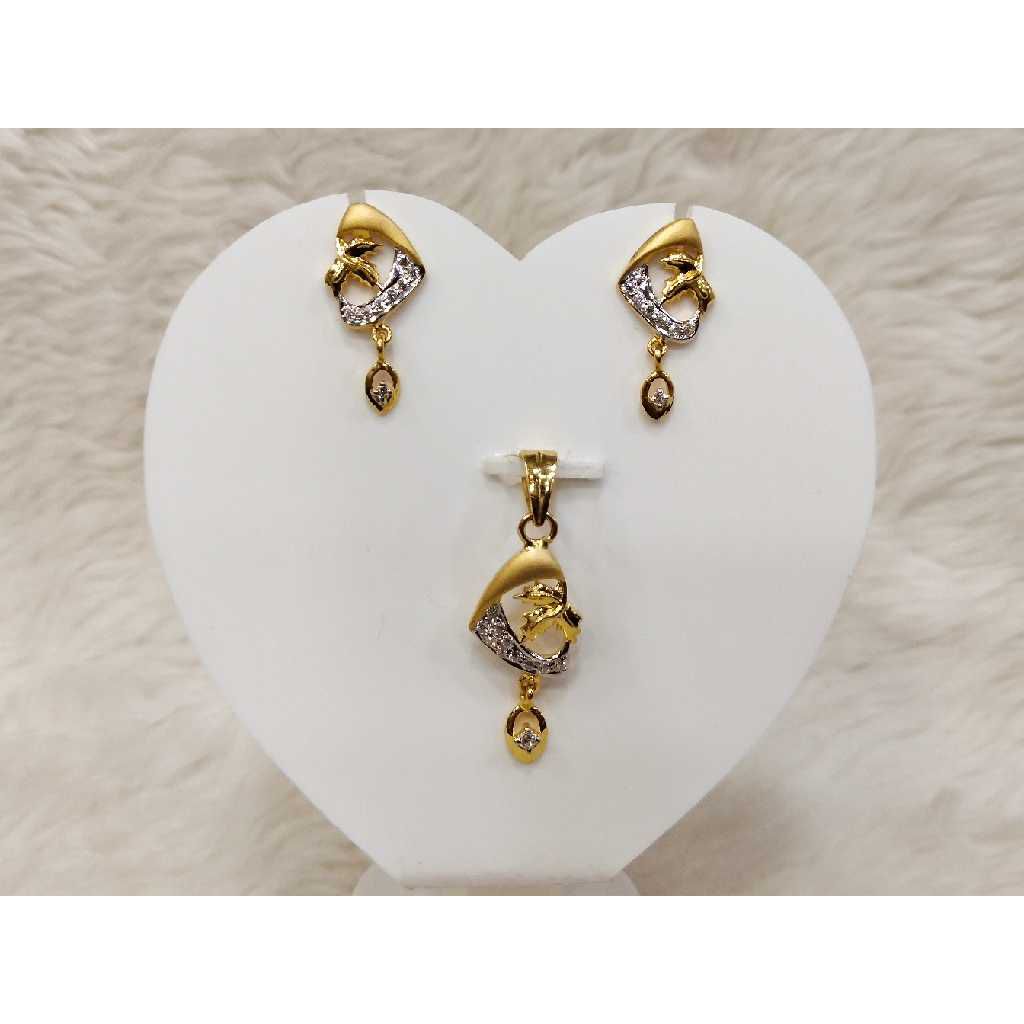 916 Ladies Fancy Pendant Set
