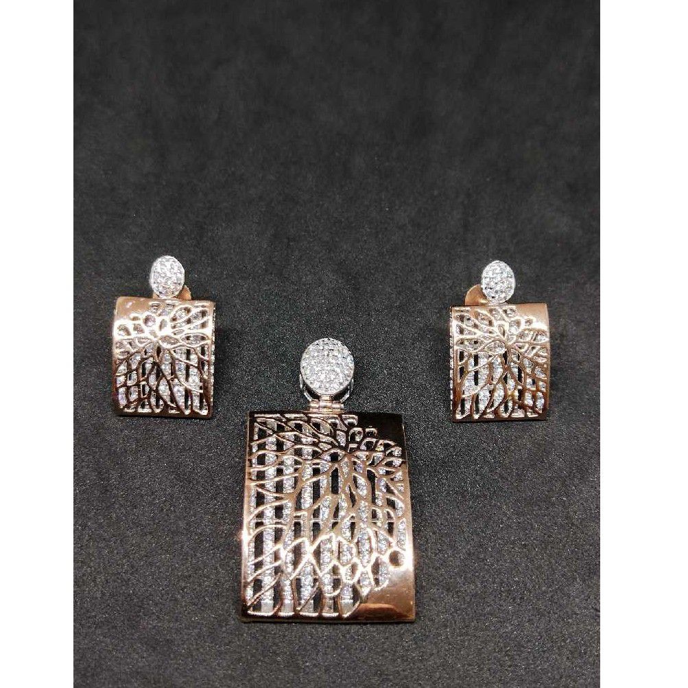 18K Ladies Fancy Rose Pendant Set