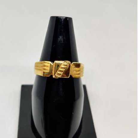 916 Men's plain gold ring
