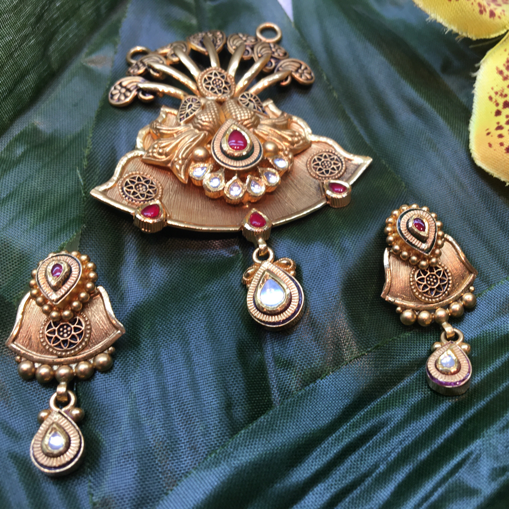 916 gold antique Mangalsutra pendant set