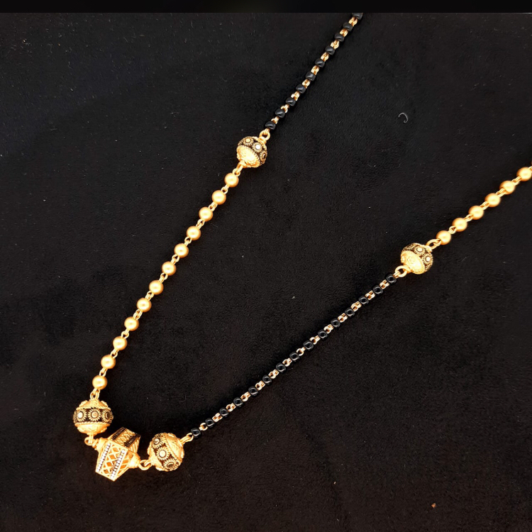 light weight piece of 22kt antique mangalsutra DOKIYA