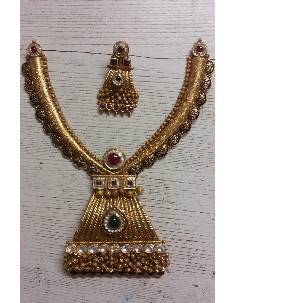 22KT Gold Ladies Necklace Set Yellow