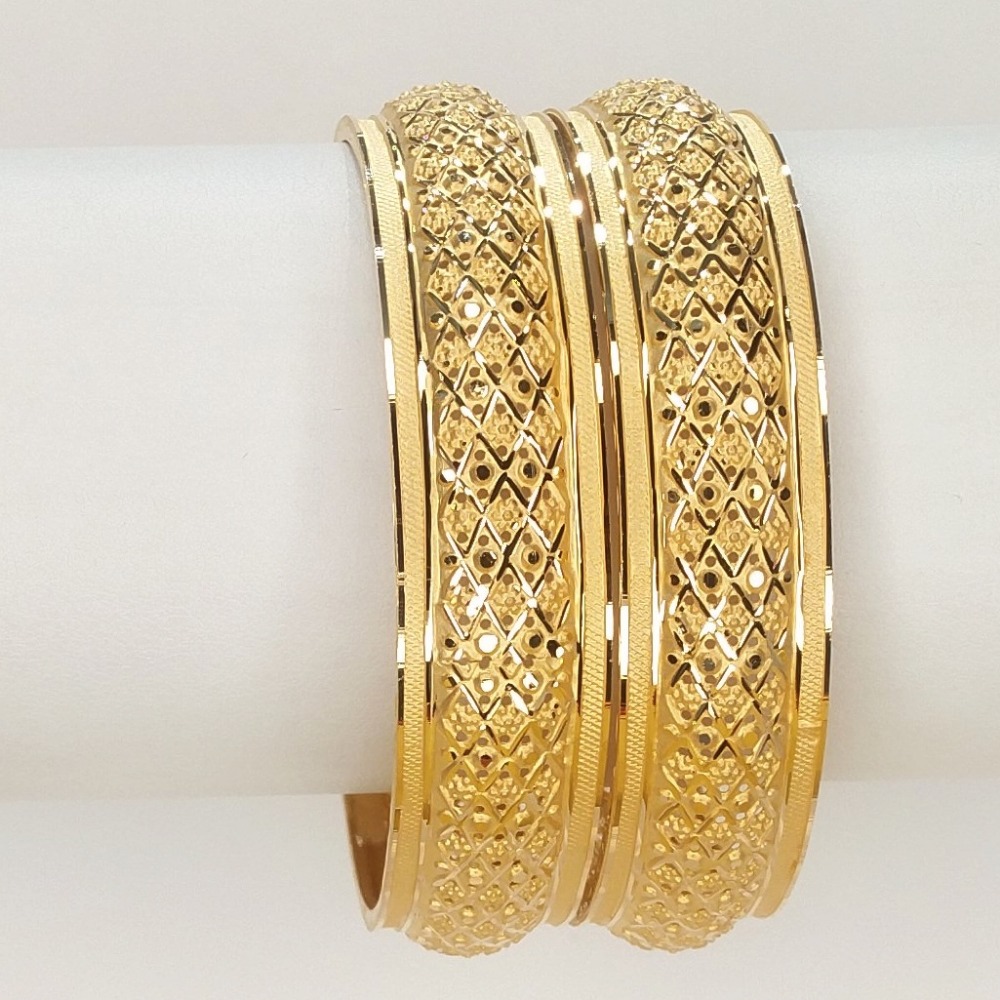 916 gold Hallmark Antique Bangle