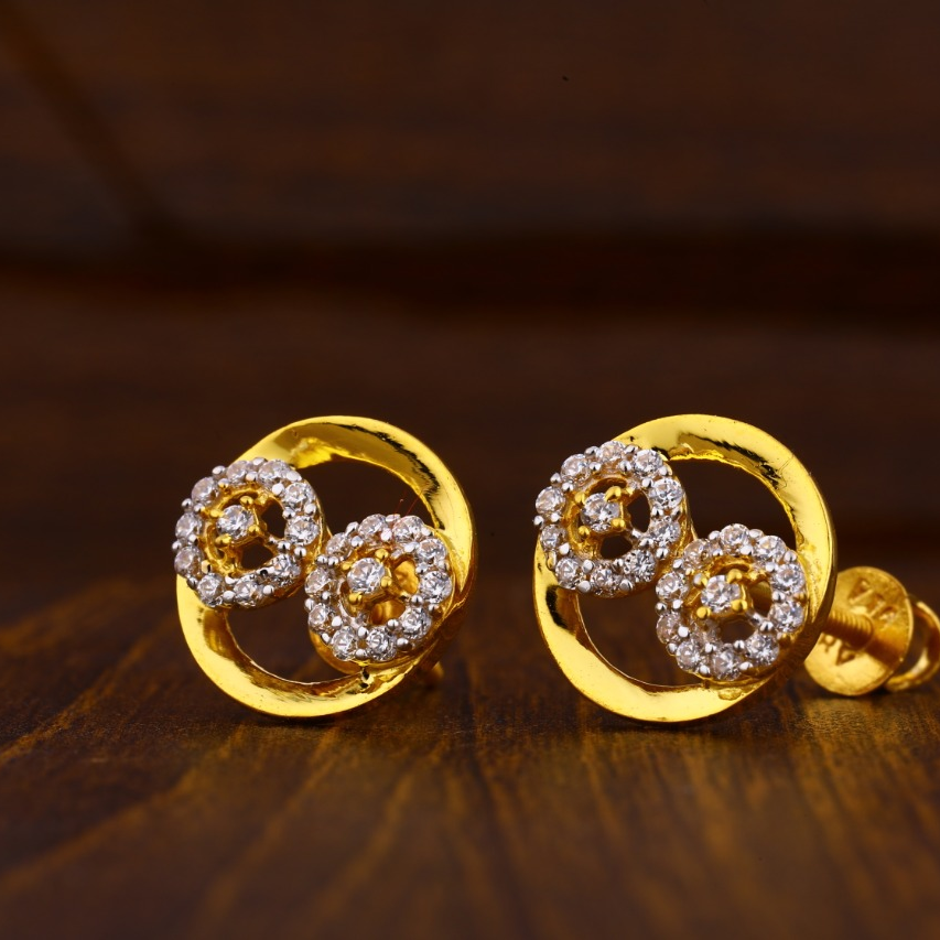 916 Gold CZ Hallmark Classic Ladies Tops Earrings LTE161