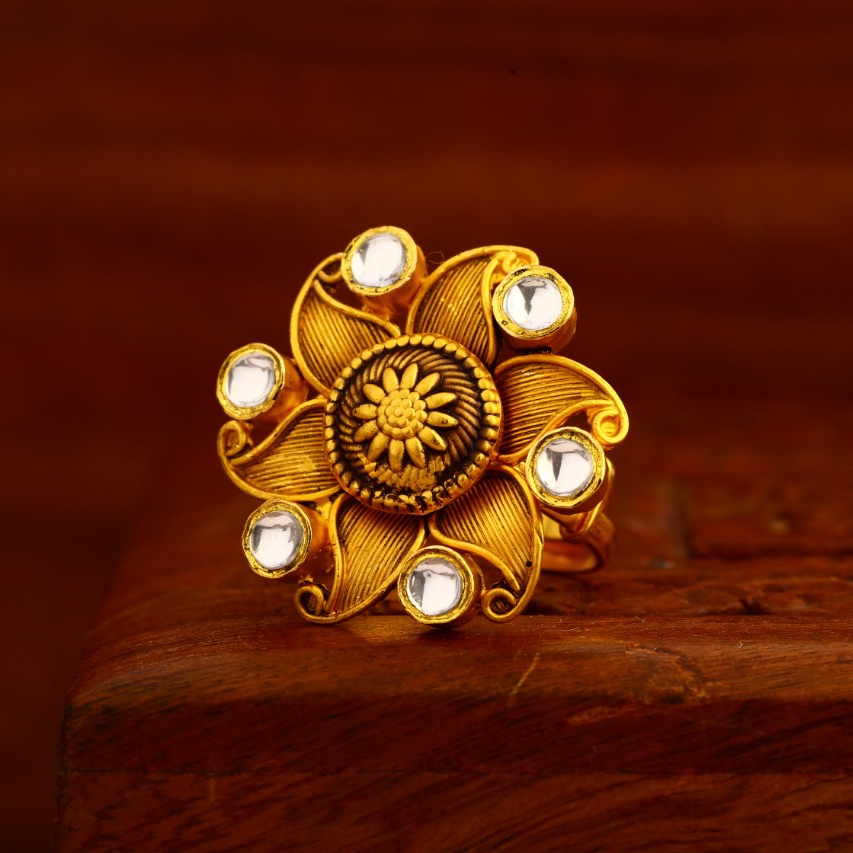 22CT Gold Antique Ladies Ring LAR183
