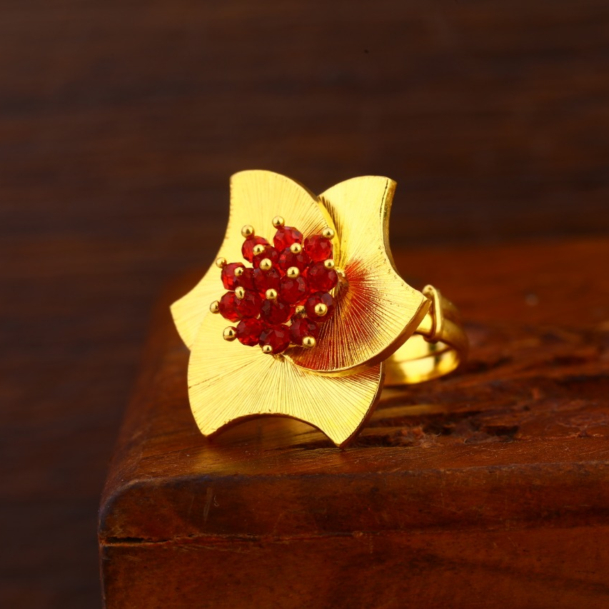 916 Gold CZ Antique Ladies Ring LAR157